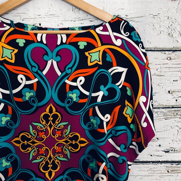 Nicole by Nicole Miller loose fitting, bright top - Picture 3 of 5